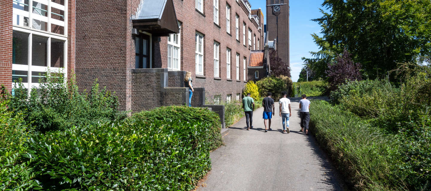 amv, Haastrecht, jongeren buiten 