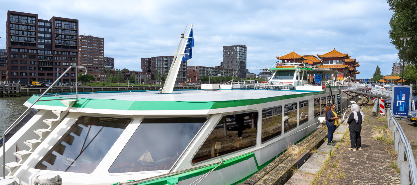 schip noodopvang rotterdam