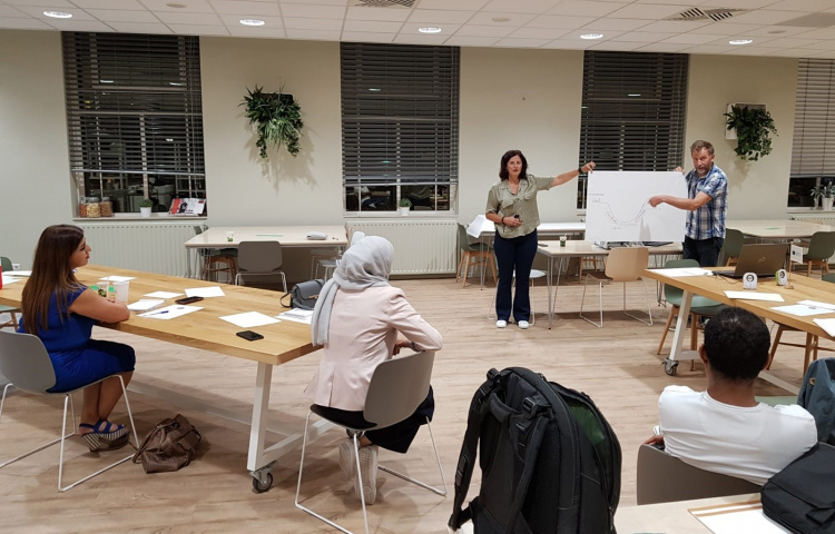 COA-medewerkers trainen rolmodellen