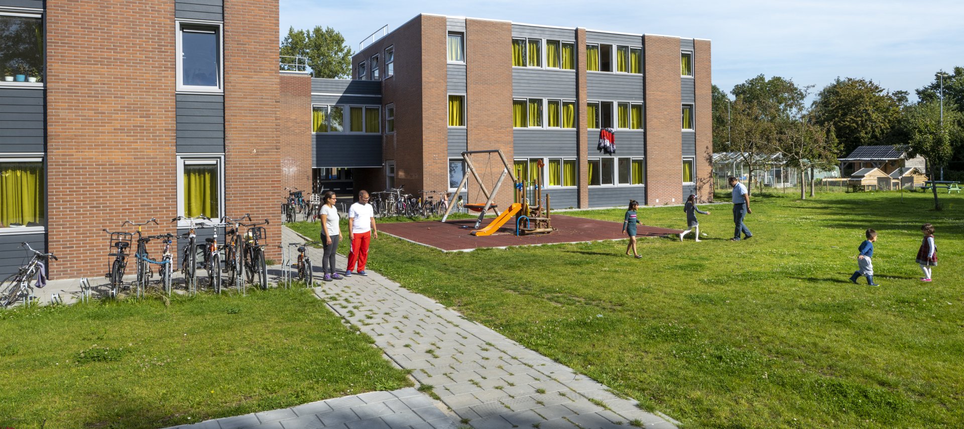 mensen voor azc Heerhugowaad