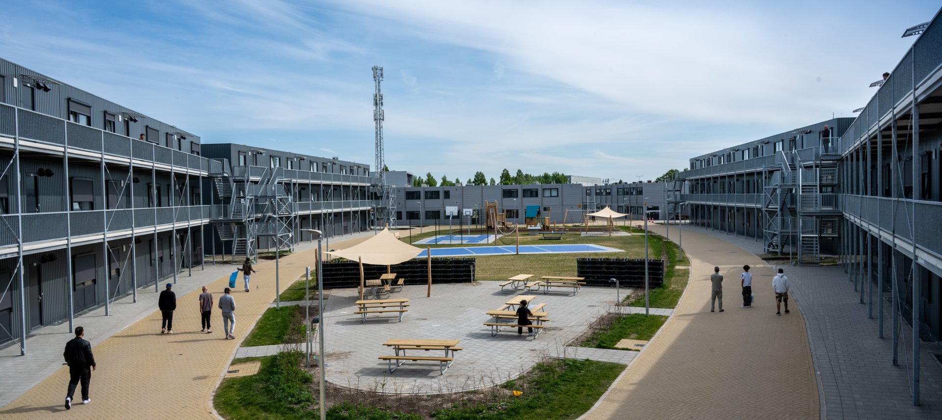 coa locatie alphen aan de rijn, zicht op het binnenplein