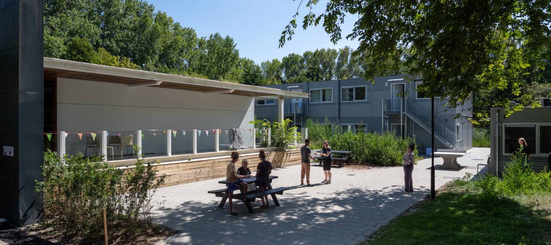 Gebouwen van azc Serooskerke