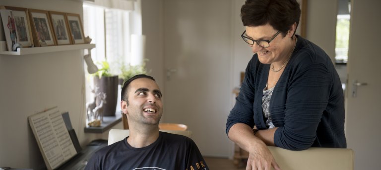 Asielzoeker Bha Alsabag logeert bij Marja Hamhuis