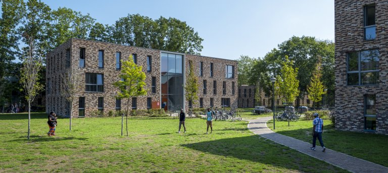 Gebouw van azc Grave