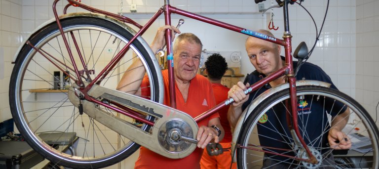 vrijwilligers fietsenmaker