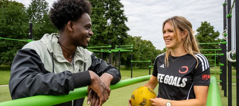 AMIF Nijmegen Sportcoach Anne en deelnemer