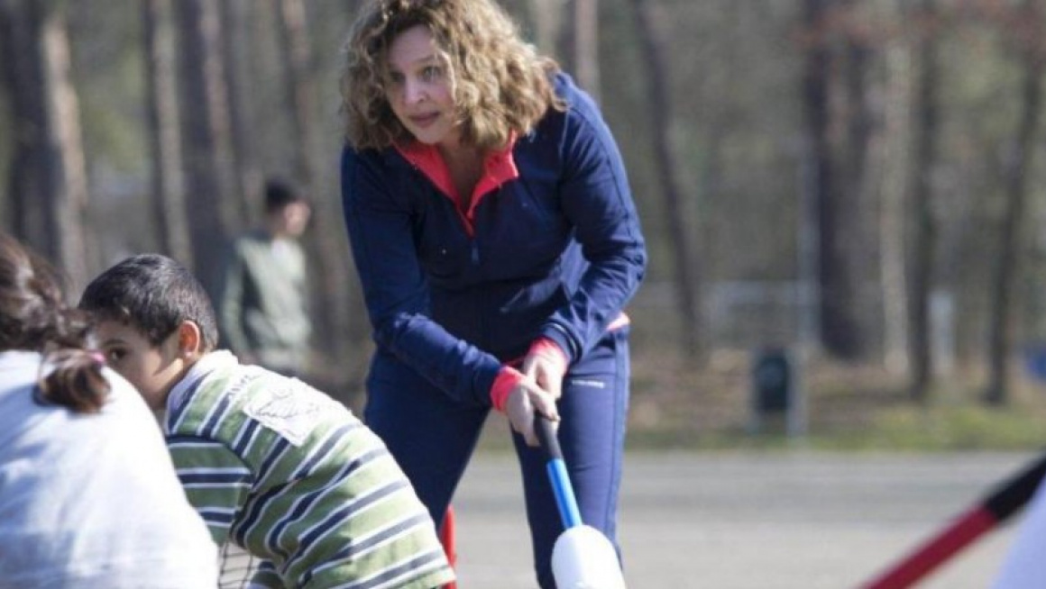 vrouw is aan het sporten