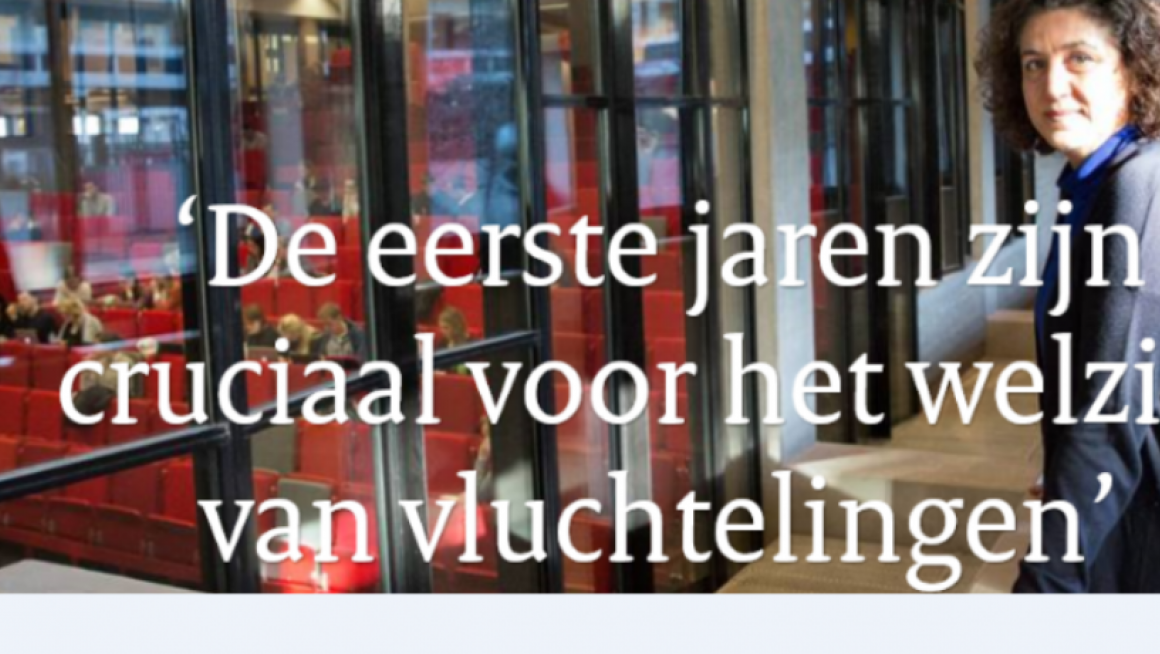 vrouw poseert in hal