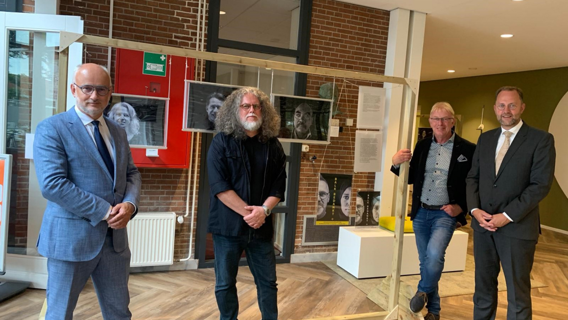 Fototentoonstelling over azc Balk