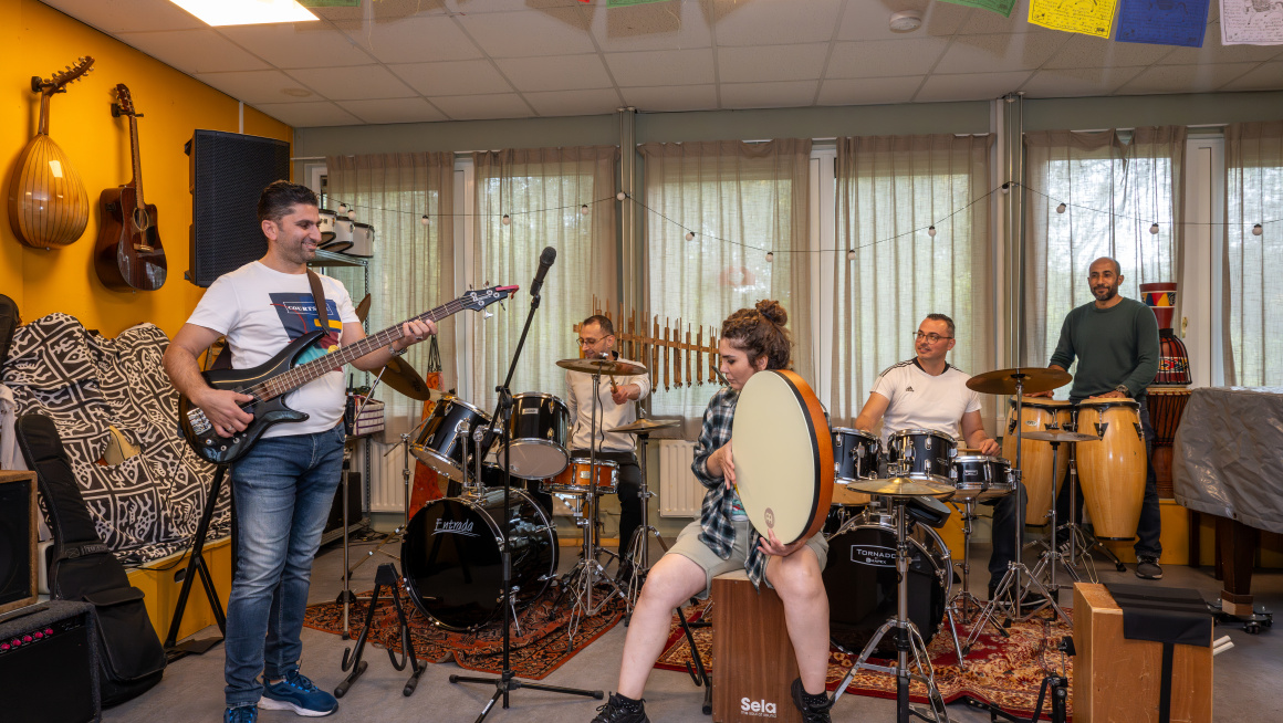 Muziek maken met de band in coa locatie Dronten