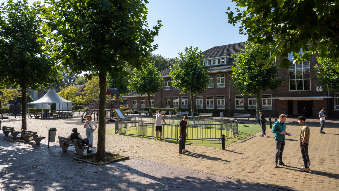 Buitenterrein azc Schalkhaar