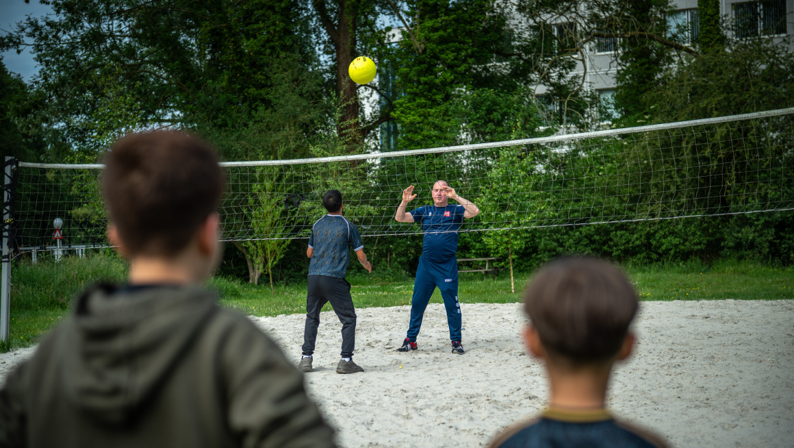 volleyballende mensen