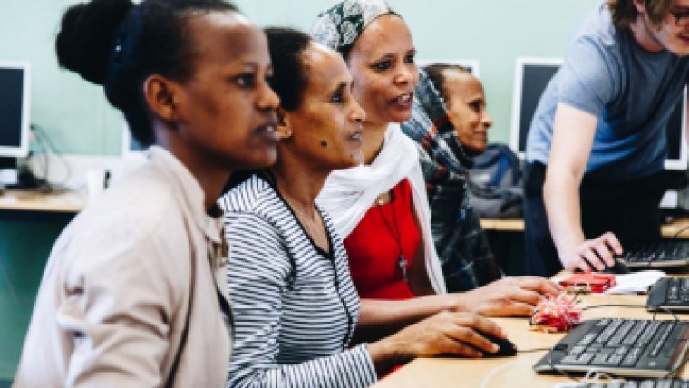 Asielzoekers als computerdocenten 