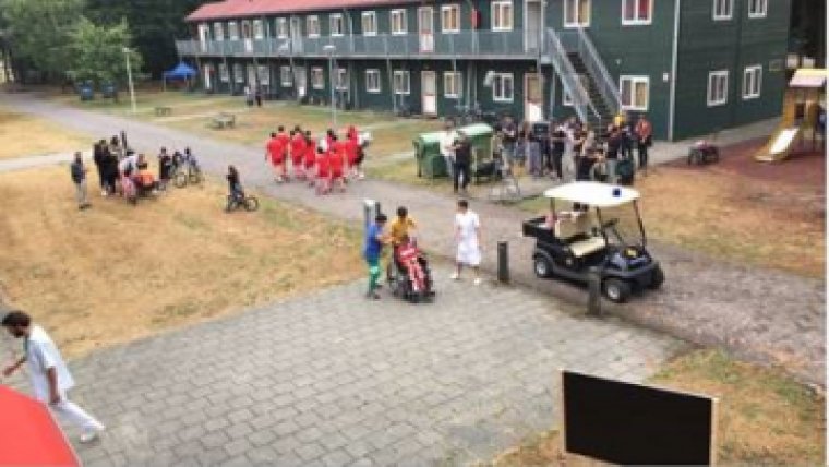 AZC Oisterwijk is omgetoverd tot filmset