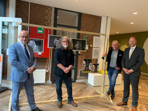 Fototentoonstelling over azc Balk