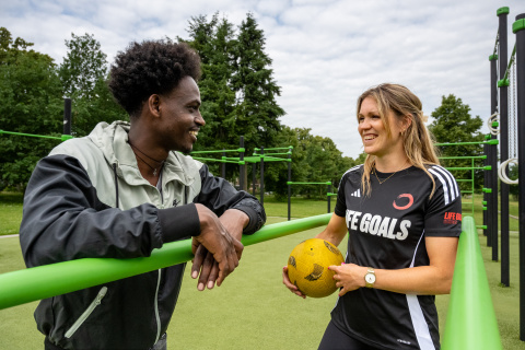 AMIF Nijmegen Sportcoach Anne en deelnemer