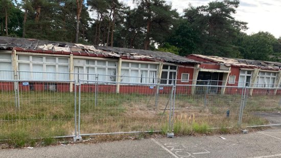 Leegstaande en vervallen gebouwen bij azc Budel