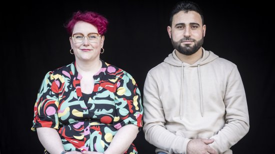 Manon (links) en Abdurrahim (rechts) vertellen over hun ontmoeting